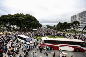 A prefeitura de Curitiba foi evacuada para atender aos feridos no confronto. (Foto: Divulgação) 