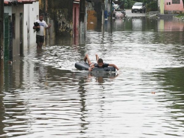 Maré alta pode provocar alagamentos nos próximos dias em Aracaju