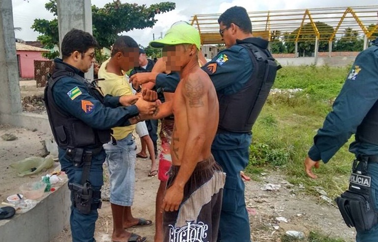   Guindaste cai e mata dois operários em obra de Aracaju