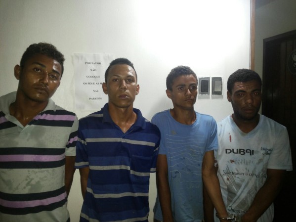 Quatro homens são presos após arrombarem residências no município de Itaporanga