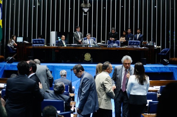 Senado aprova nova regra para afastamento de prefeitos