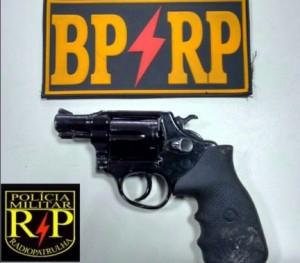 RP apreendeu mais um revólver caibre 38. (Foto: Divulgação/RP)