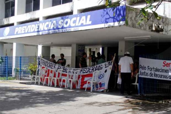Após 78 dias em greve, servidores do INSS decidem voltar ao trabalho