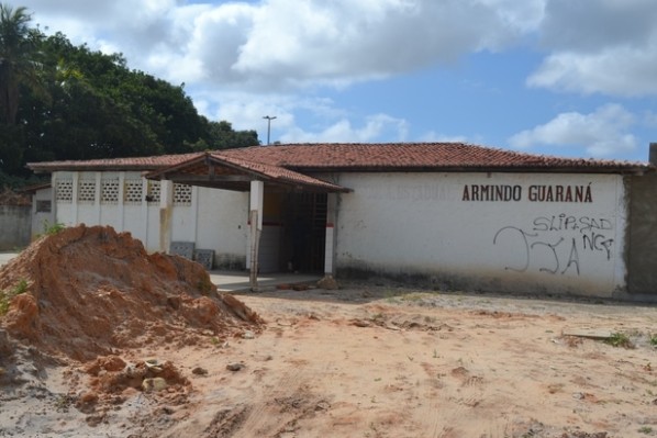 Maioria dos consumidores vai usar décimo terceiro para pagar dívidas, diz Anefac