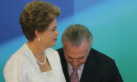 Dilma reduz 8 ministérios, 3 mil cargos e  dá mais poder ao PMDB no governo