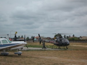 Grupamento Aéreo da Polícia Militar foi para o aeroporto Santa Maria. (Foto: Reprodução) 