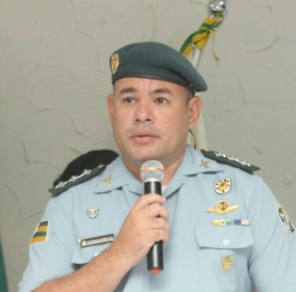 Governador promove e homenageia policiais militares