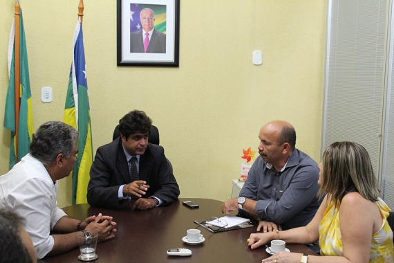 Jackson Barreto reúne-se com Aloízio Mercadante para tratar de investimentos para educação de Sergipe