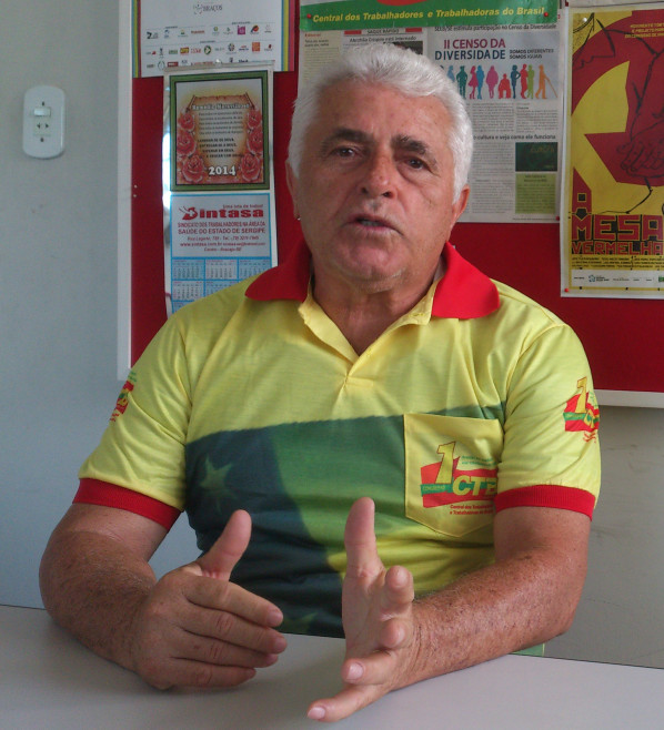 Equipe de Felipe Araújo fica presa por dois dias em bloqueio de estrada