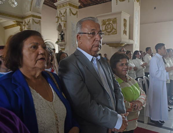 Governador assiste à missa de Nossa Senhora D'Ajuda, em Itaporanga