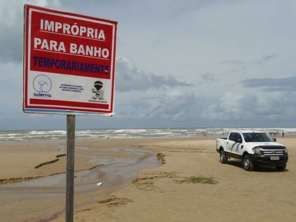 Quatro praias estão impróprias para banho até a quarta-feira, em Sergipe