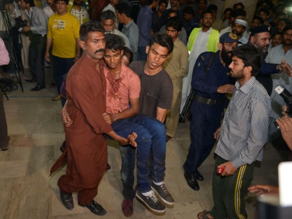 Explosão perto de parque mata 50 e fere 150 no Paquistão