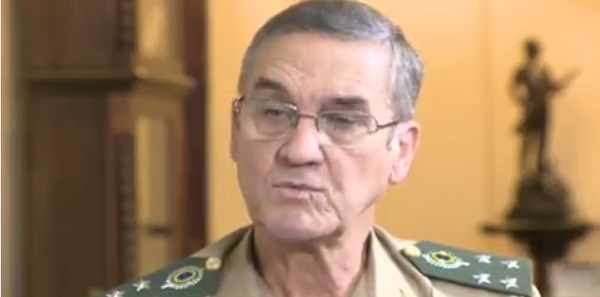 Comandante do Exército avisa: Forças Armadas só agem dentro da Constituição