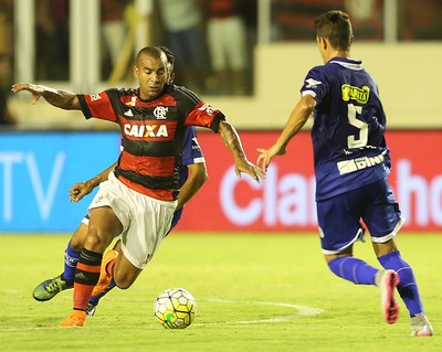 Mesmo jogando com um homem a menos, Confiança vence Flamengo por 1 a 0; assista o gol