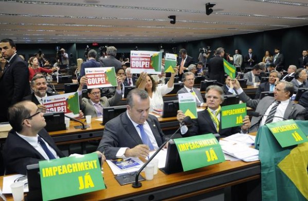 Prefeitura de Riachuelo entrega kit escolar a alunos da Educação Infantil