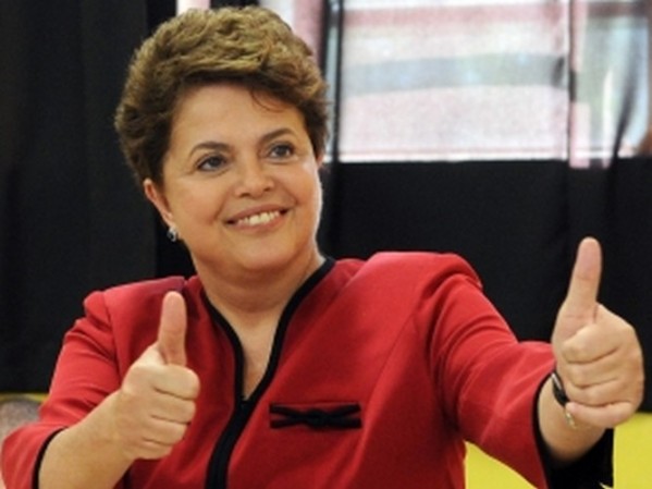 Dilma: conspiradores querem entregar o pré-sal e abolir direitos sociais; assista