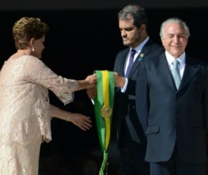Senado afasta presidente Dilma. Temer assume hoje