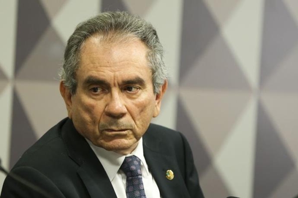 CCJ adia pela terceira vez decisão sobre consulta para abrandar pena de Cunha