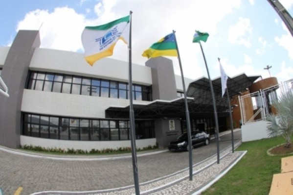 TCE manda Prefeitura de São Cristóvão suspender edital de terceirização da iluminação pública