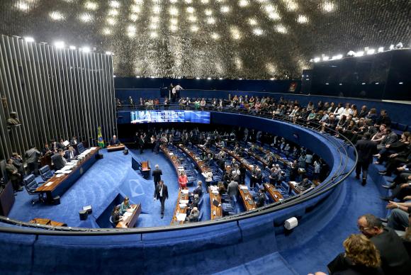 Senado aprova em 1º turno cláusula de barreira e fim de coligações.(Wilson Dias/Agência Brasil) 