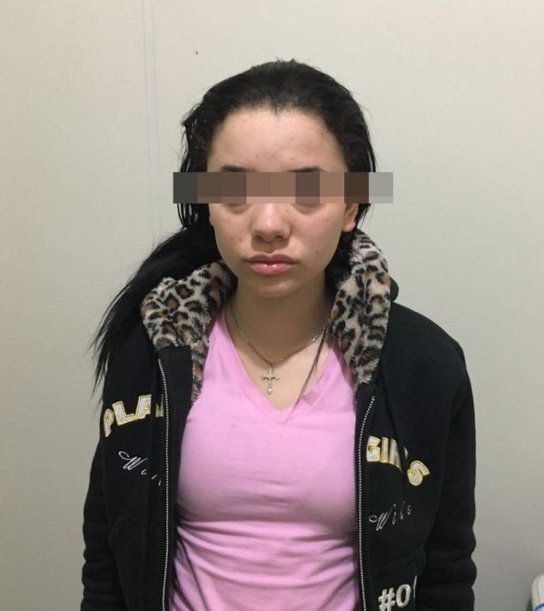 Talita Moreira dos Santos, 18 anos, foi presa, com 26,5Kg de drogas. (Foto: SSP/SE)