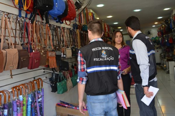  Fiscalização teve como foco o comércio formal do Centro de Aracaju. (Foto: Ascom/Itps)