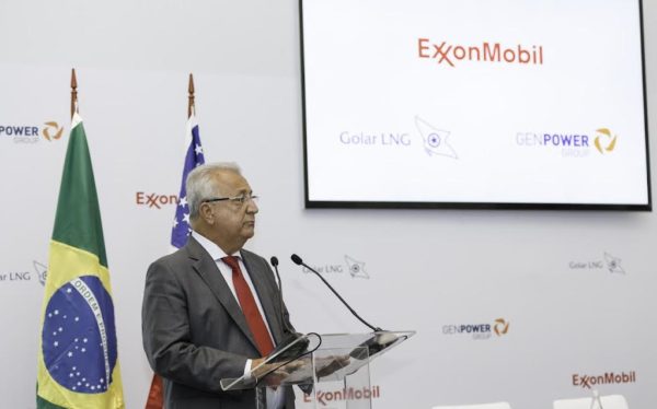 Jackson Barreto participa da assinatura de acordo entre as empresas Golar/Genpower e a Exxon Mobil para fornecimento de gás natural para a Usina Termoelétrica Porto de Sergipe. (Igor Nogueira)