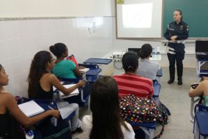 Palestra contou com a participação de alunos do núcleo de enfermagem da universidade.