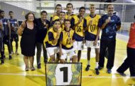 Elísio Carmelo conquista medalha de ouro no vôlei