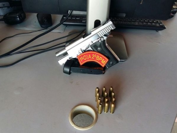 Pistola .40 com um carregador e 12 munições intactas (Foto: Divulgação/SSP-SE)