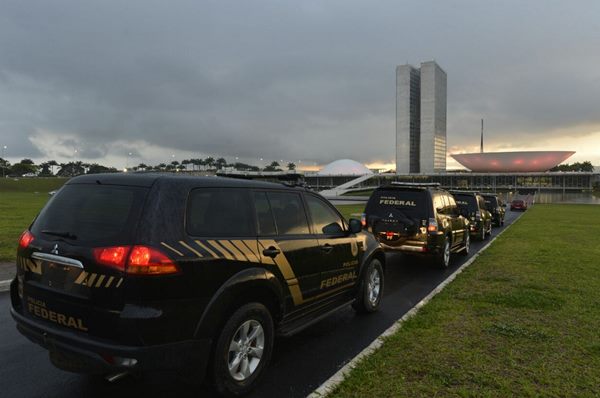 Agentes da PF estão fazendo buscas no Congresso Nacional, na manhã desta sexta (21/10). (Foto: Ed Alves.CB/D.A Press)