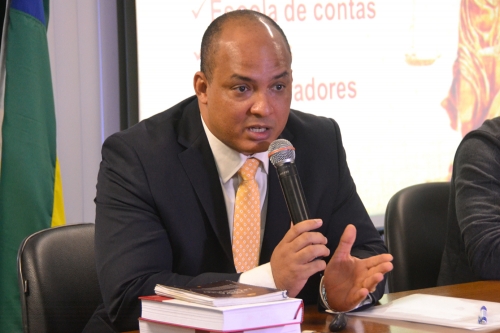 Diretor de Controle Externo de Obras e Serviços do TCE/SE, Adir Machado. (Foto: Cleverton Ribeiro/TCE)