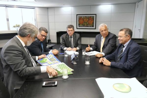 Na companhia do vice-presidente da Federação Sergipana de Futebol, Luiz Santana, Jackson apresentou um projeto de patrocínio para o campeonato sergipano, que se inicia no dia 14 de janeiro e terá 89 jogos