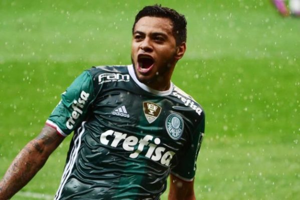 O meia Cleiton Xavier foi o autor do gol da vitória do Palmeiras sobre o Internacional (Foto: Djalma Vassão/Gazeta Press)