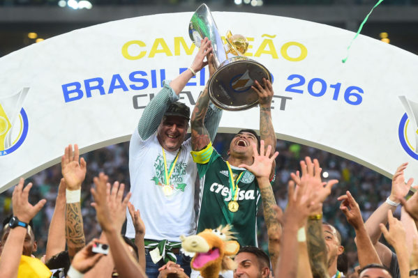 Protagonista de uma campanha com 23 vitórias, oito empates e seis derrotas, o Palmeiras tem 77 pontos em 37 jogos e não pode mais ser alcançado pelo Santos.(Foto: Sergio Barzaghi/Gazeta Press