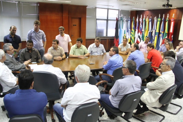 Clóvis dialoga com novos prefeitos sobre transição e prestação de contas. (Foto: Cleverton Ribeiro)