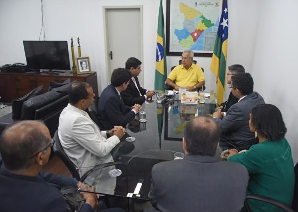 Governador reforçou que o diálogo continuará aberto com a classe e disse que estudará as pautas apresentadas para o primeiro semestre do próximo ano. (Foto: Marcelle Cristinne/ASN) 