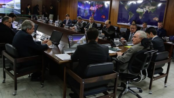 Parlamentares pleitearam construção de eixos norte e leste da transposição para abastecer estado Foto: Marcos Corrêa/PR