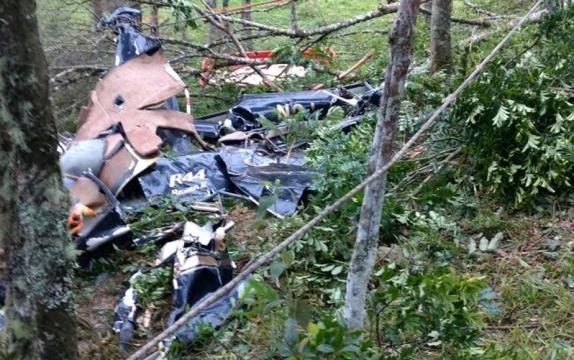 A queda da aeronave ocorreu na Estrada da Barrinha e cerca de oito carros do Corpo de Bombeiros ao local.