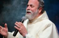 Após proibição, Padre Antônio Maria volta a fazer show em Sergipe