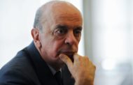 Ministro das Relações Exteriores, José Serra, pede exoneração do cargo