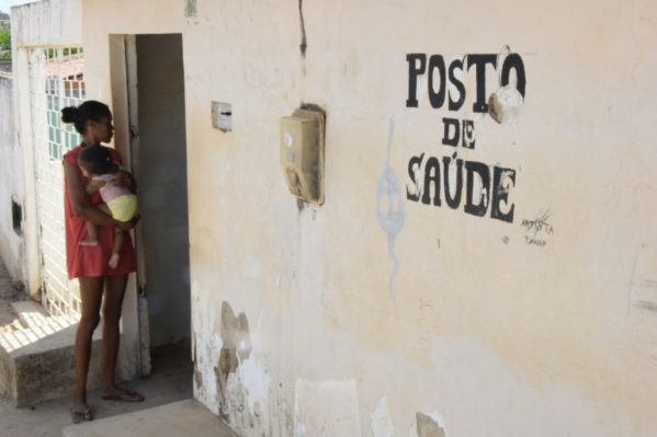  Unidade de saúde do Povoado Várzea Grande, que funciona de forma précaria, também foi visitada pelo prefeito. (Foto: Márcio Garcez)