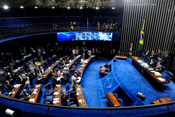O líder do governo no Senado, Aloysio Nunes (PSDB-SP), no plenário durante a sessão que aprovou a MP do ensino médio (Foto:  Jonas Pereira / Agência Senado) 