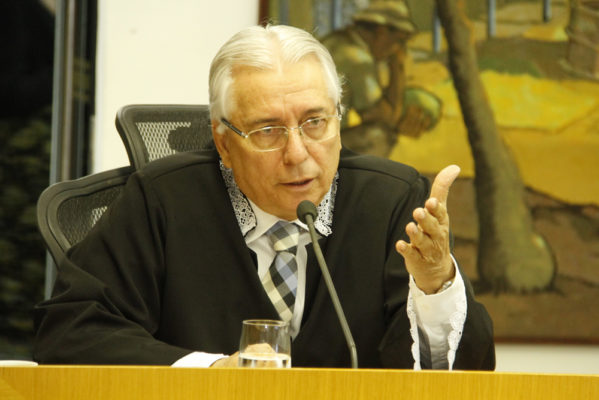 Conselheiro Luiz Augusto Ribeiro é o relator da matéria (Foto: Cleverton Ribeiro)