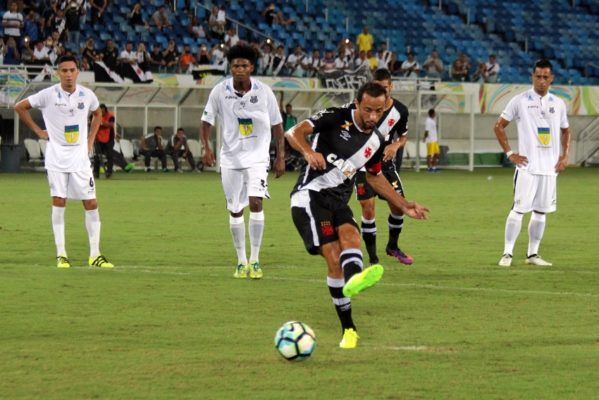 Com categoria, Nenê marca o segundo gol do Vasco - Foto: Carlos Gregório Jr/Vasco.com.br