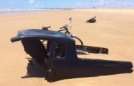 Partes de veículo são encontradas em praia da Barra dos Coqueiros