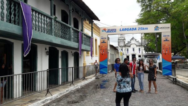 Tradição se mantém corrida de rua, que comemora aniversário da capital de São Cristóvão para Aracaju