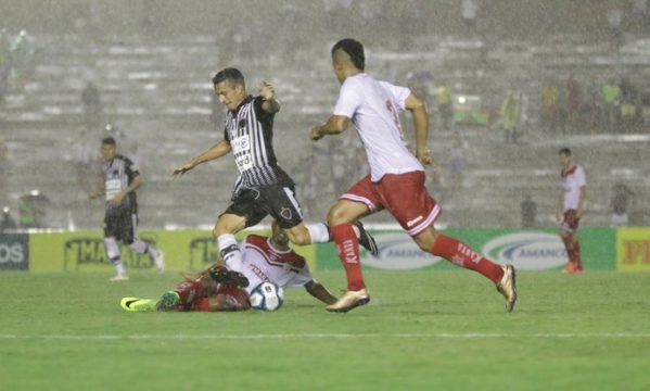 Botafogo-PB e Sergipe se enfrentaram em João Pessoa (Foto: Divulgação / Botafogo-PB)