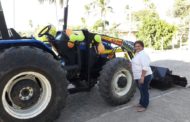 Gracinha participa da entrega trator para agricultores do Povoado Campos