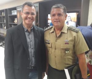 Marcos Aurélio e o coronel Kuster de Paula. (Foto: Aldaci de Souza/Alese). 